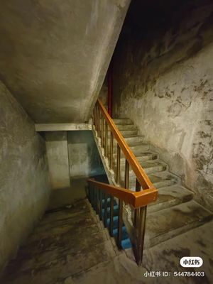 CẦU THANG KHÔNG TỒN TẠI