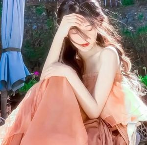 Chạy Trốn Sau Một Nụ Cười