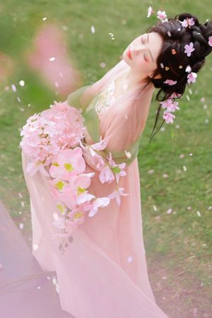 SAO CÁC NAM CHÍNH CỨ BÁM THEO TA VẬY?
