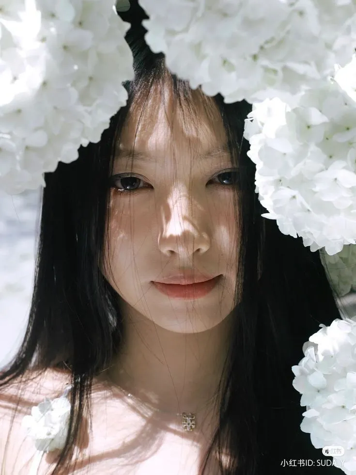 Giữa Chúng Tôi, Luôn Có Một Người Thứ Ba